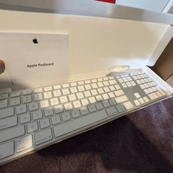 Apple Keyboard 