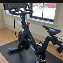 Peloton Bike