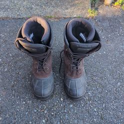 Snow boots - size 10 mens