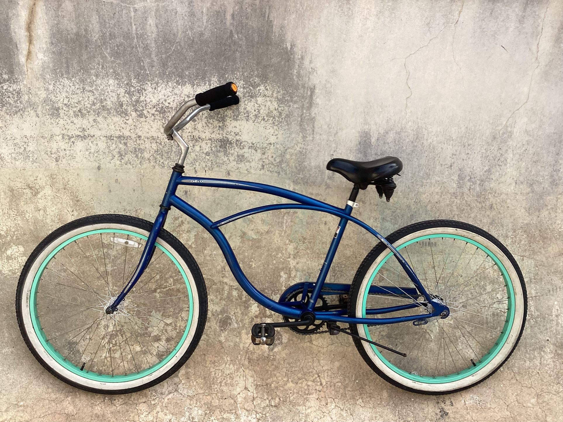 MANHATTAN AERO SINGLE SPEED CRUISER BIKE 