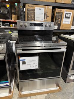 Hisense Ultra Fast-preheating True Convection 30-in Glass Top 5 burners 5.8-cu ft Air Fry Convection Oven Freestanding Electric Range