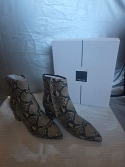 DOLCE VITA BEL BLACK/WHITE SNAKE PRINT LEATHER  BOOT SZ 6.5 NEW