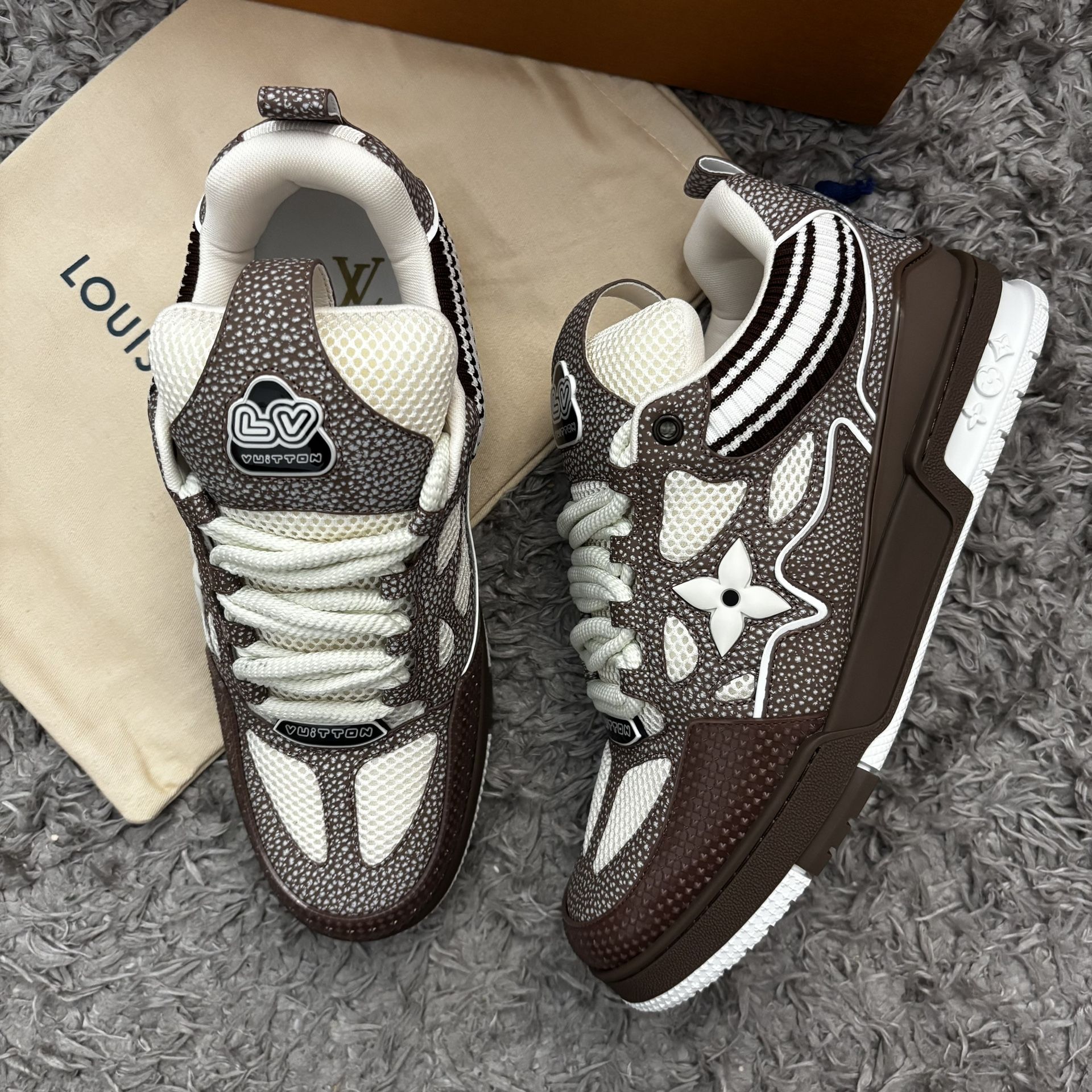 Lv Shoe Size 10