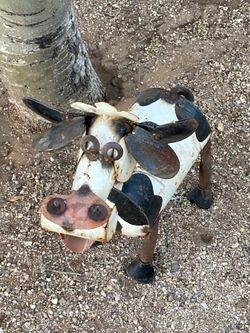 Rustic Metal Cow
