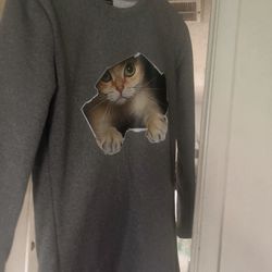 Girl’s Or Women’s Clothing 