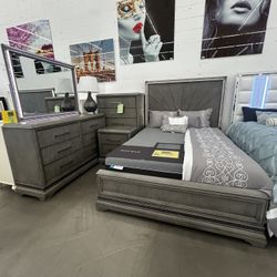 ✨ Floor Model Special – Queen Bedroom Set w/ LED Accents – Only $1599!