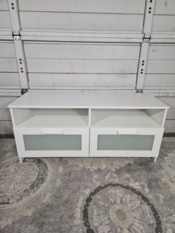 TV Stand Table, Good Conditions 👍, White Color, Measurement: W 48" × D 16.5" × H 21"