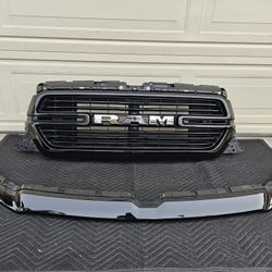 Ram 1500 OEM Grille Assembly 