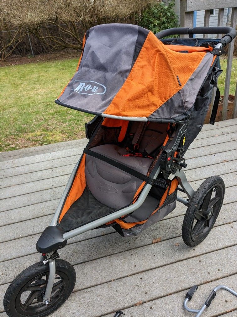 Bob Revolution SE jogging stroller for Sale in Lynnwood, WA OfferUp
