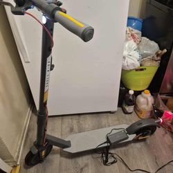 Brand New “shell” Scooter In Box Runs 20 MPH 