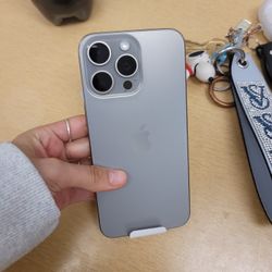 Apple IPhone 15 Pro Max Unlocked/liberado 