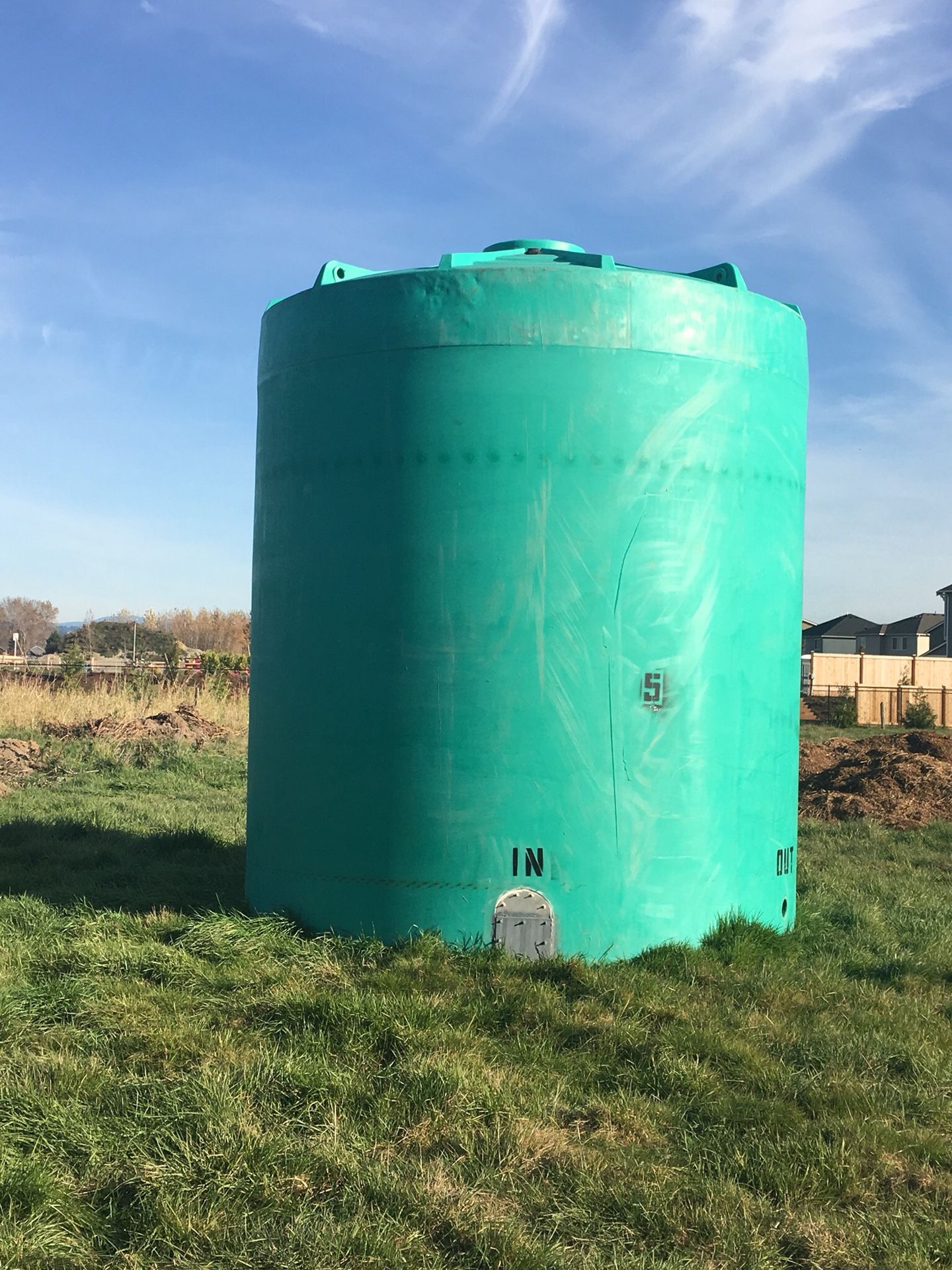 10,000 Gallon water tank, 142” diameter, 165” height