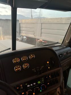 For sale 2015 Peterbilt 389