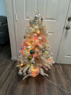 Christmas tree 4.5ft