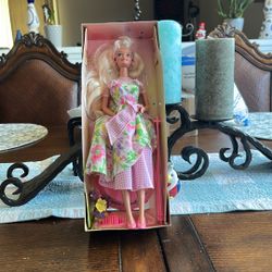Spring Petals Barbie Avon Exclusive Special Edition 2nd in a Series 1996 New