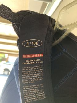 Boys quicksilver wetsuit. Size 4 full suit