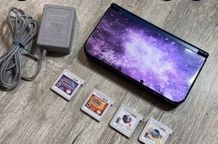 3DS XL Nintendo Galaxy Edition And Games