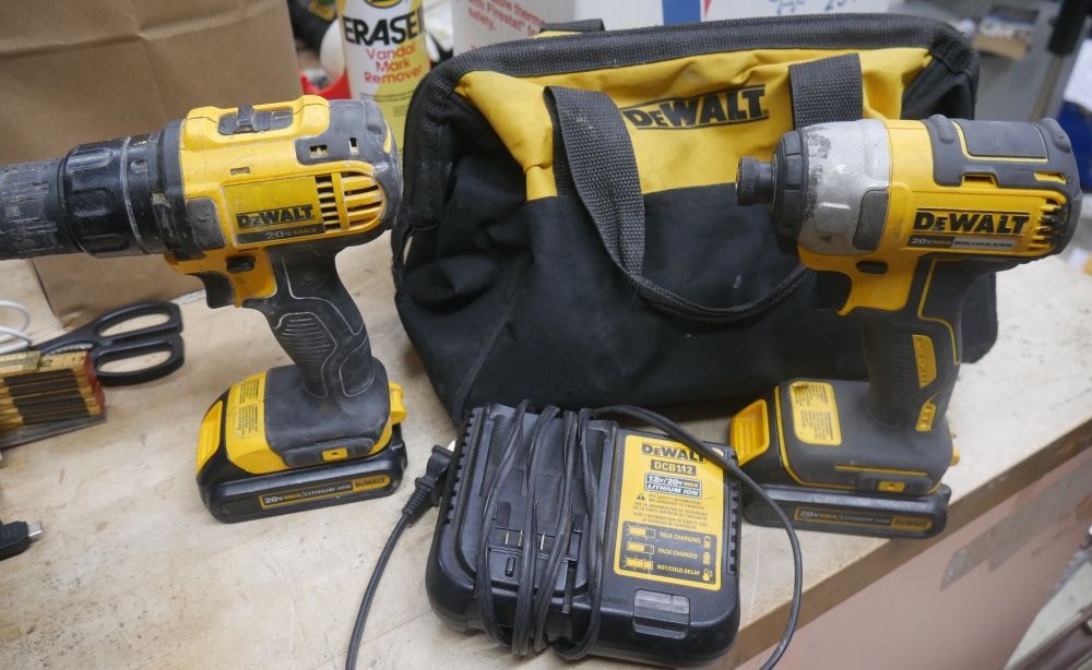 DEWALT COMBO SET DRILL DCD780 DCD787 WITH DCB201 BATTERY DCB112 CHARGER PRE OWNED 884923-2