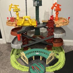 Thomas The Train Set - Trains And Cranes