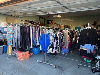 Family Clothing Women, 1 Rack Of Men’s Clothing From $1 to 5