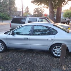 2003 Ford Taurus