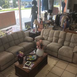 Matching Recliner Couch Set With Drawers And Middle Console 