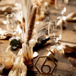 Bulk Amber Bud Vases With Pampas 