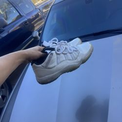 Jordan 11 Low White Size 10