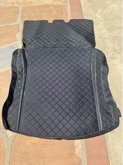 Tesla model three drunk and back seats protector