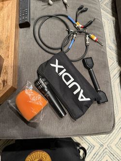 Audix i5 Microphone, 2 Audix OM2 microphones, and 3 cables