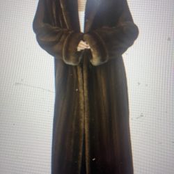 Luxurious Long Ranch Mink Coat With detachable Hood