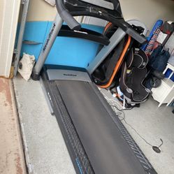 NordicTrack Incline Folding Treadmill 