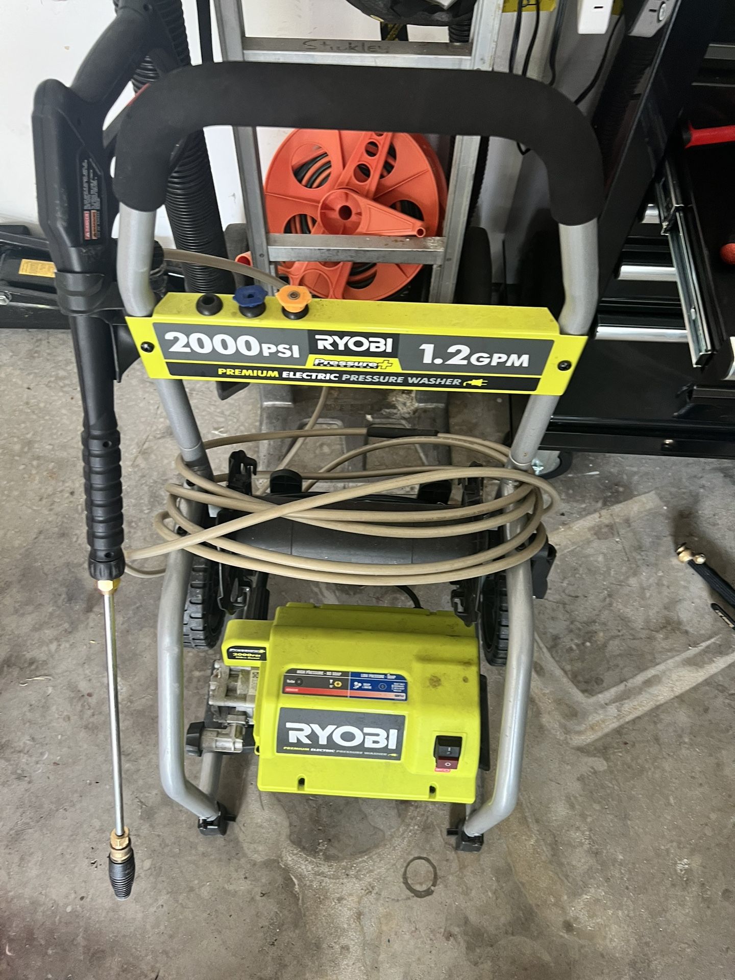 2000 PSI ELECTRIC PRESSURE WASHER