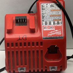 Tools Milwaukee Charger (2941)