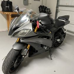 Yamaha R6 2008.
