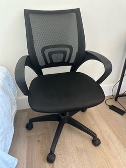 Black Mesh Office Chair