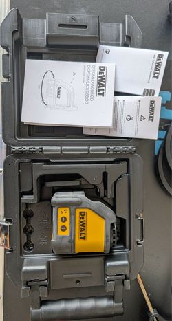 DeWalt Self-Leveling Green Cross-Line Laser.