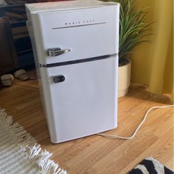 Magic Chef Mini Fridge