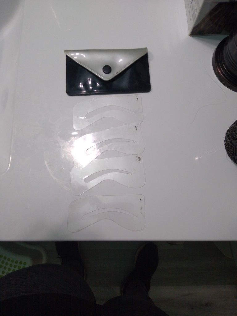 Eyebrow Stencils And Case
