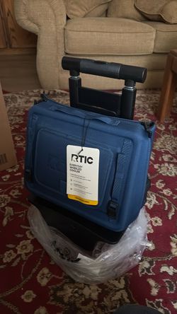 RTIC Everyday Wheeled Cooler 40 Can Navy