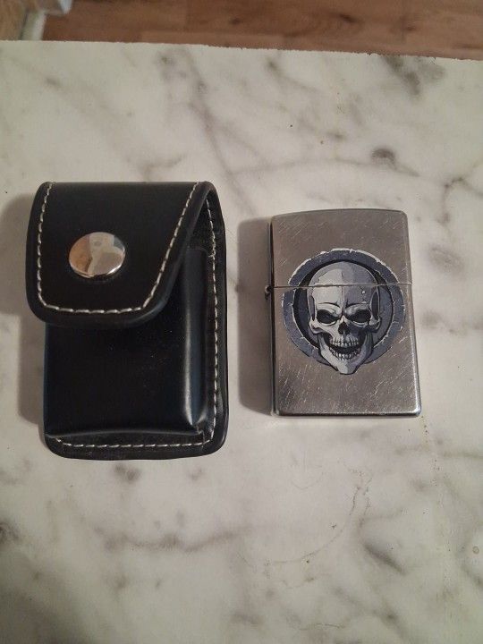 Zippo Lighter/ w Belt Pouch