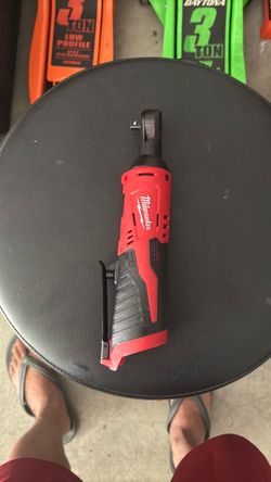 Milwaukee m12 ratchet 3/8