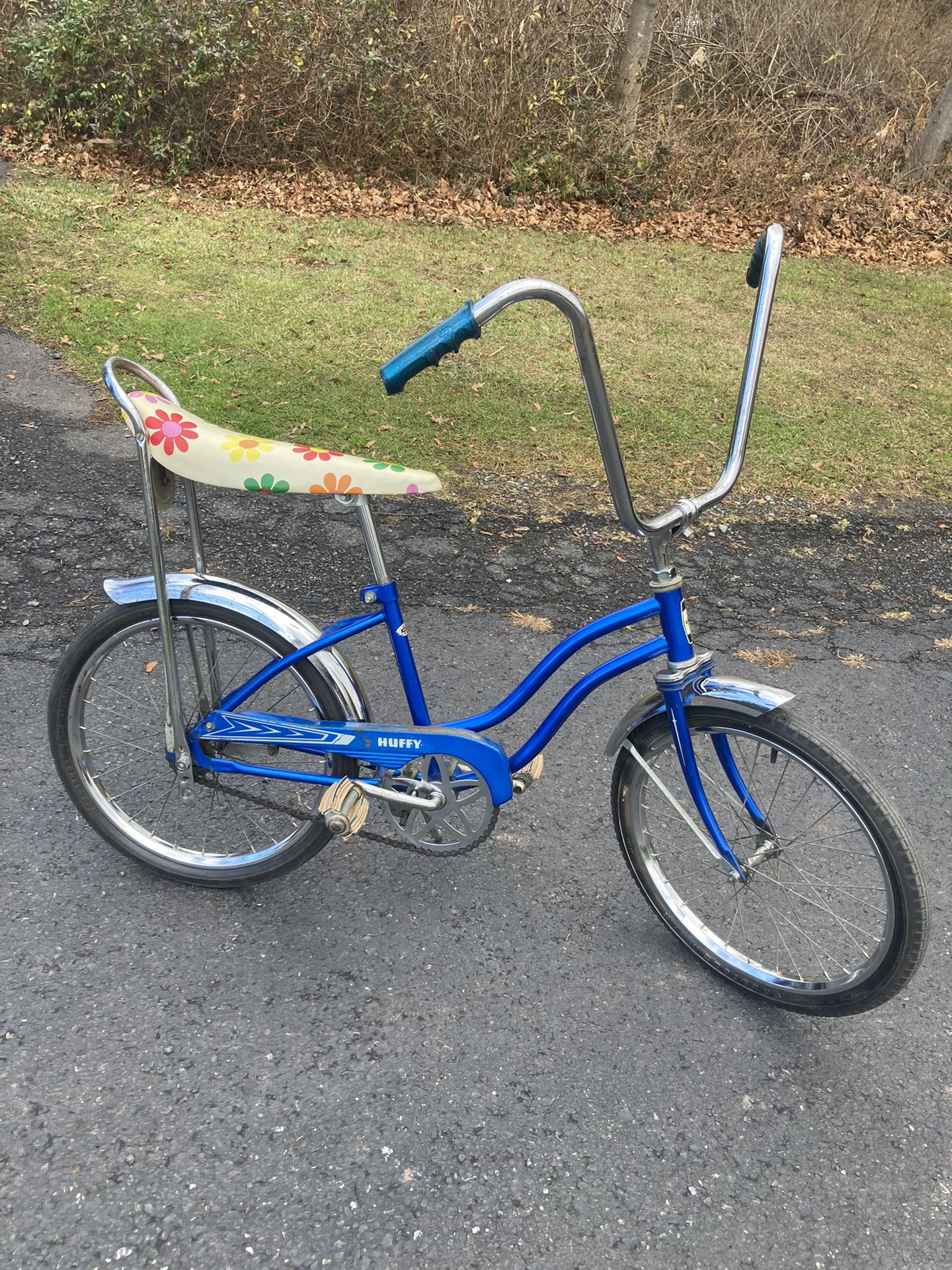 20 Girls Huffy Old School Banana Seat Bike for Sale in Milford NJ OfferUp