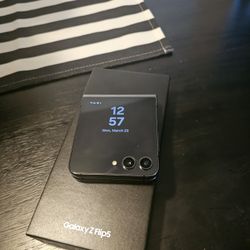 Samsung Z Flip 5 (T Mobile )