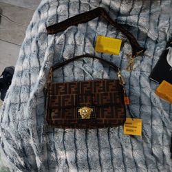 A  FENDI PURSE BRAND  NEW 