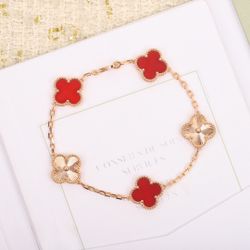 Clover bracelet