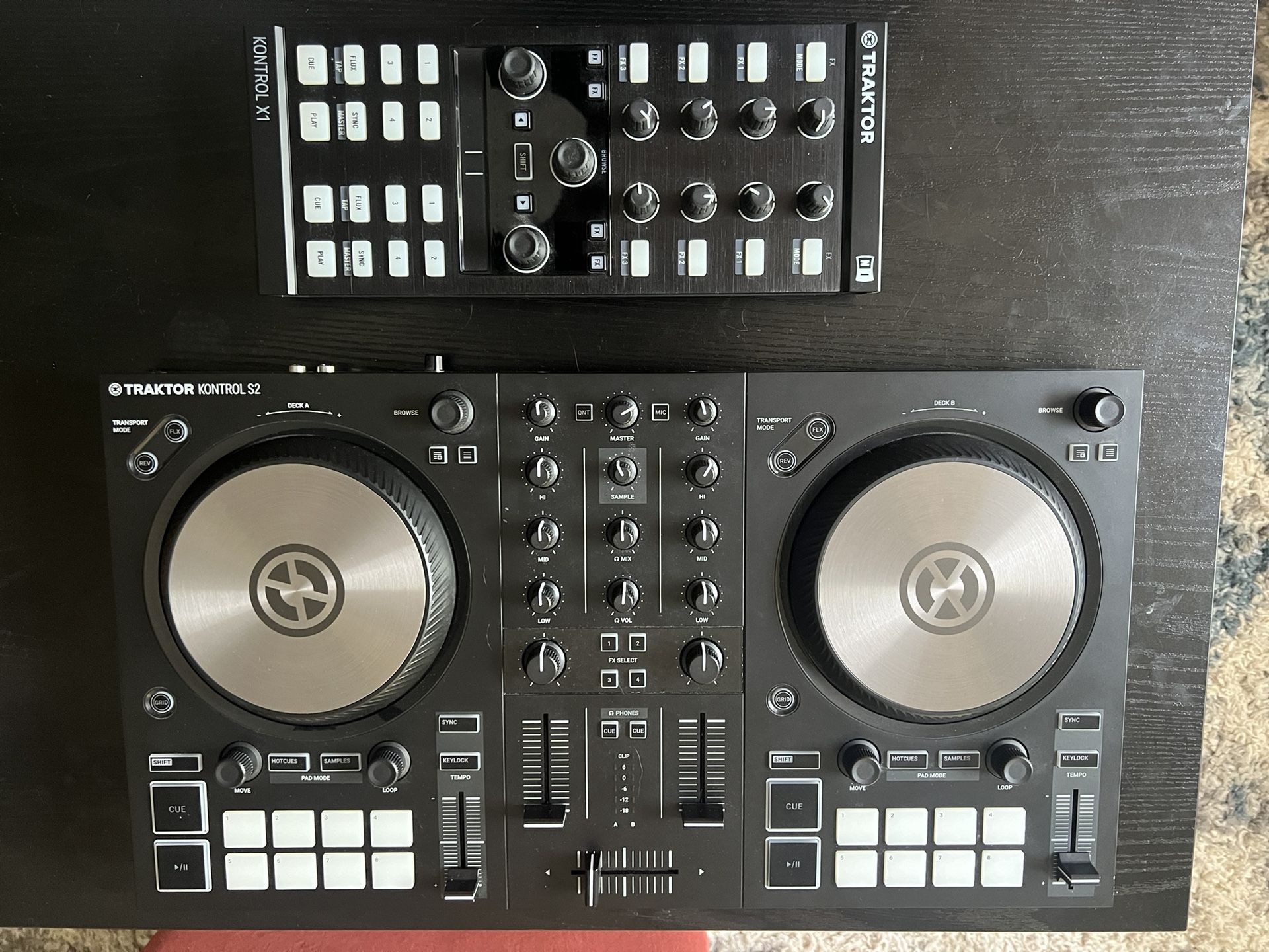Traktor Kontrol S2 MK3 w/ Mixer