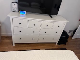 IKEA HEMNES gloss white 8-Drawer Dresser