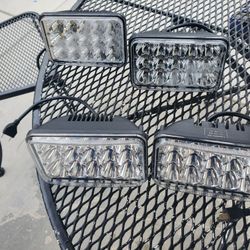 4cuatro Luses Nuebas dos Estan Pocomanchaditas Poel  Prastico