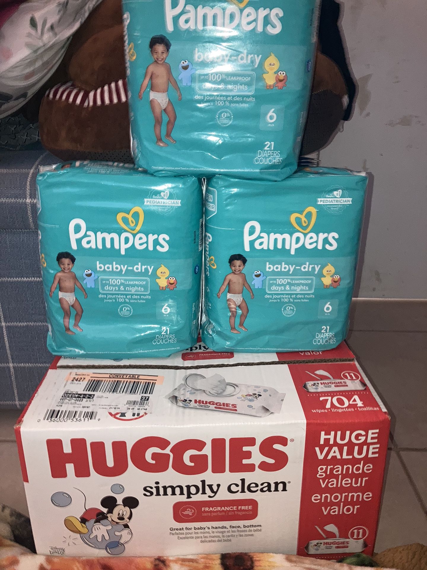 Wipes And pampers 
